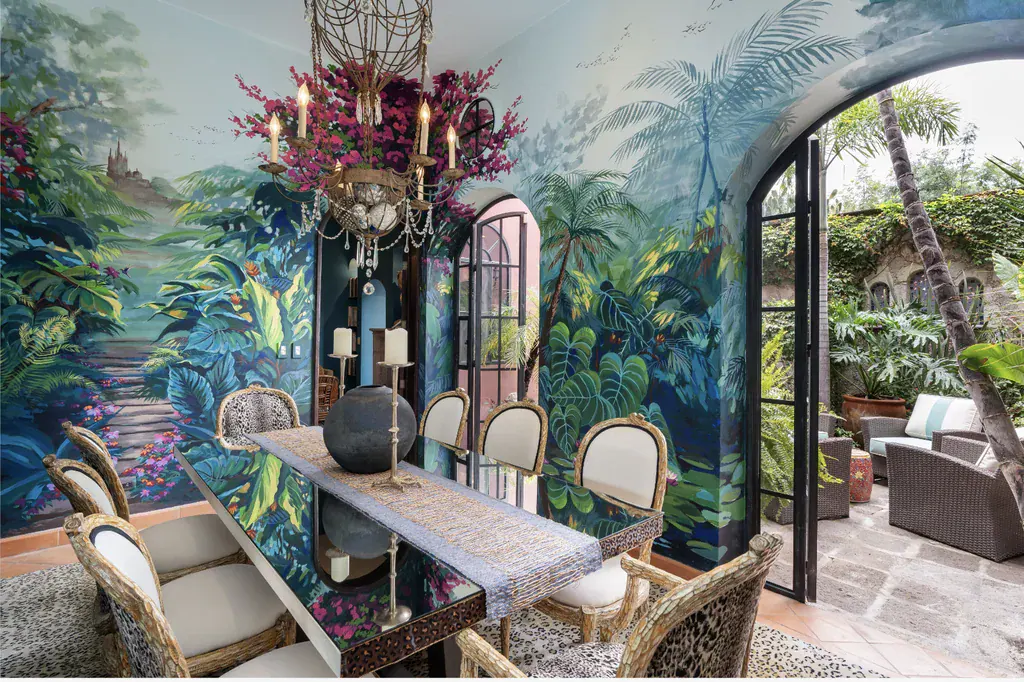 Casa del Arroyo, dining room mural with arched doors to the courtyard, San Miguel de Allende