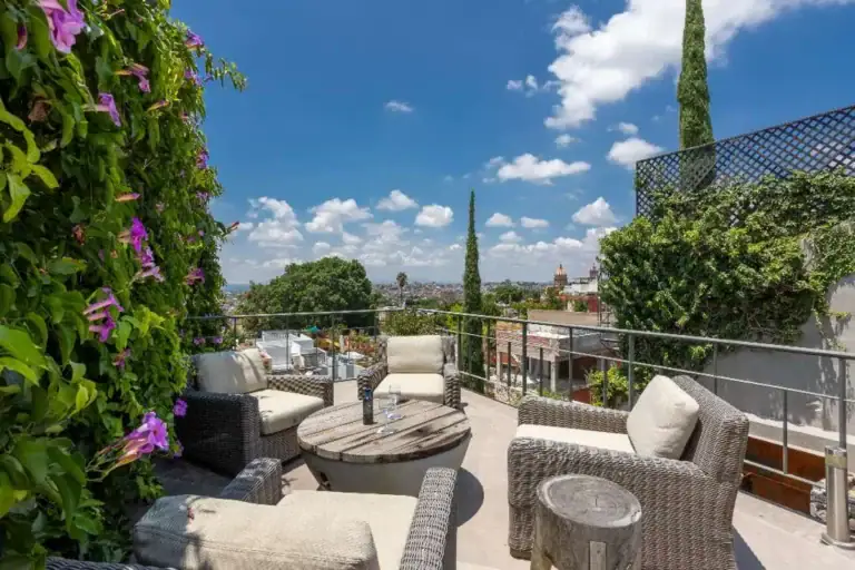 Casa Lily, rooftop seating area with a view over the city, San Miguel de Allende