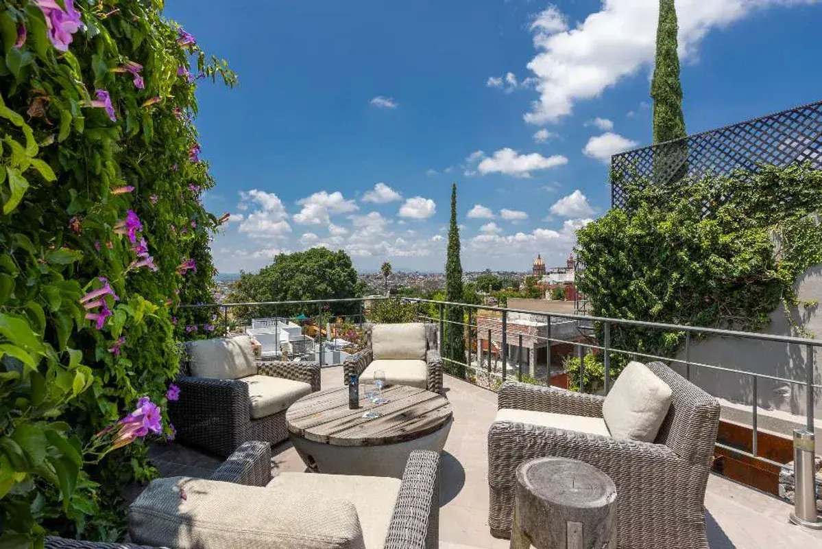 Casa Lily, rooftop seating area with a view over the city, San Miguel de Allende