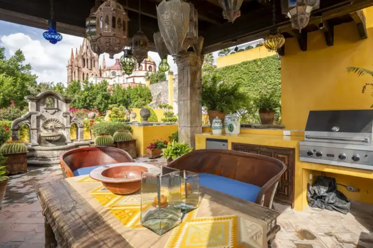 Casa Obelisco, covered terrace with an outdoor grill and a view of the Parroquia, San Miguel de Allende