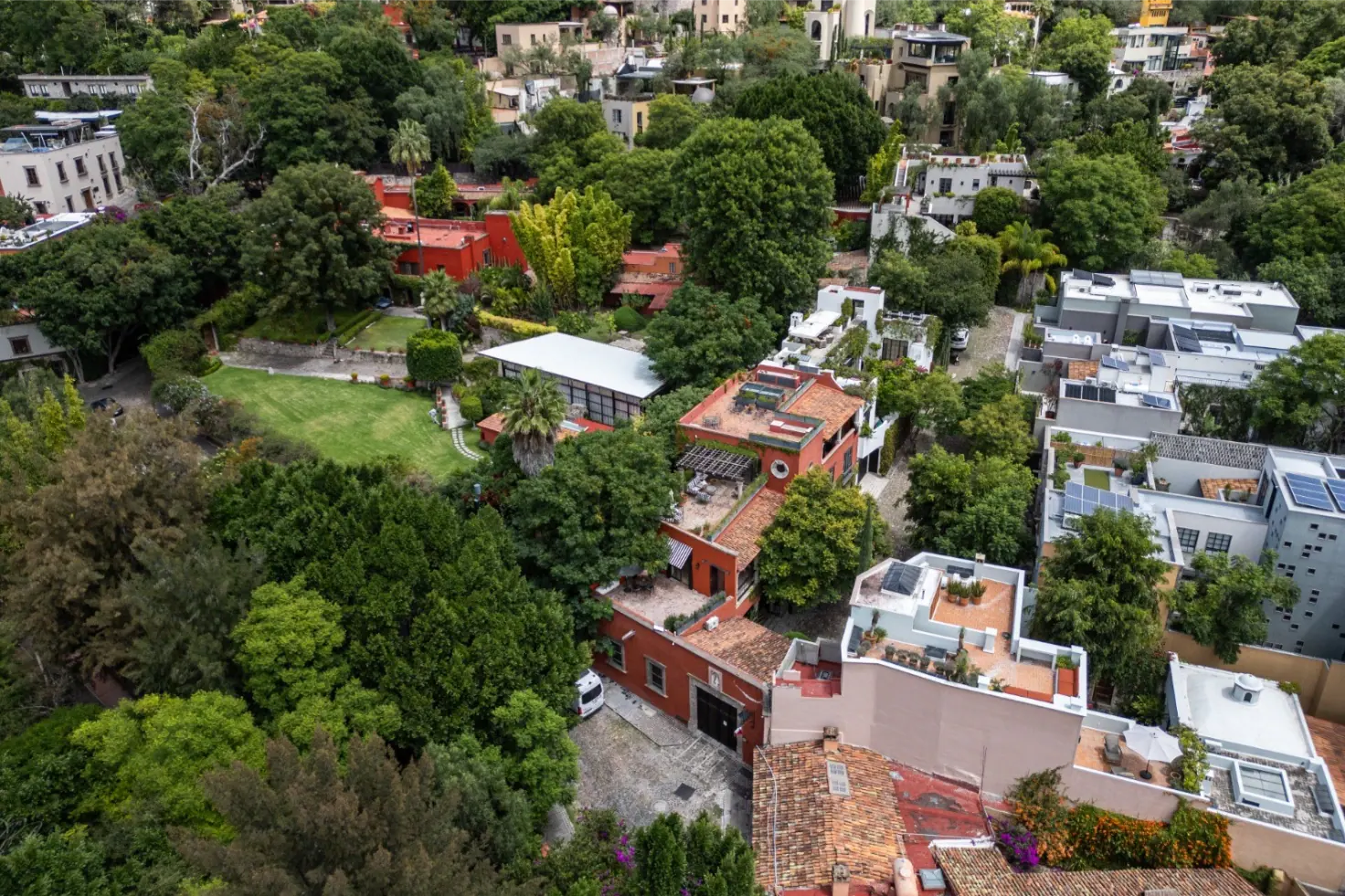 Casa Santa Mónica, aerial view of the property in its hillside neighborhood, San Miguel de Allende