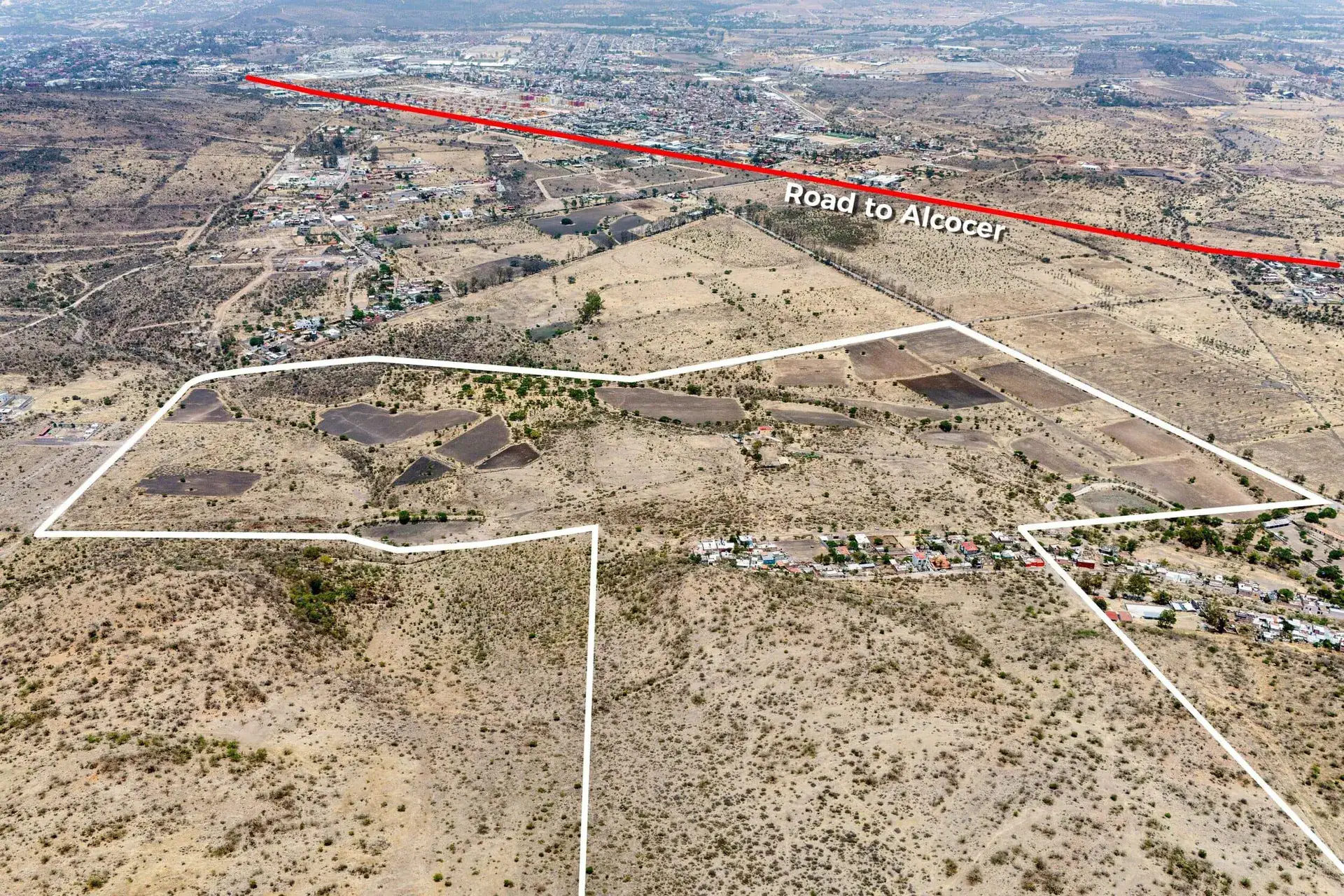 Rancho Guadalupe, aerial view of the outlined parcel with the road to Alcocer marked in red, San Miguel de Allende