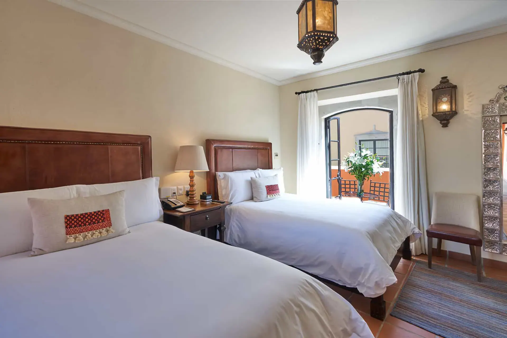 Rosewood Residence 7, bedroom with two beds and a window to the terrace, San Miguel de Allende
