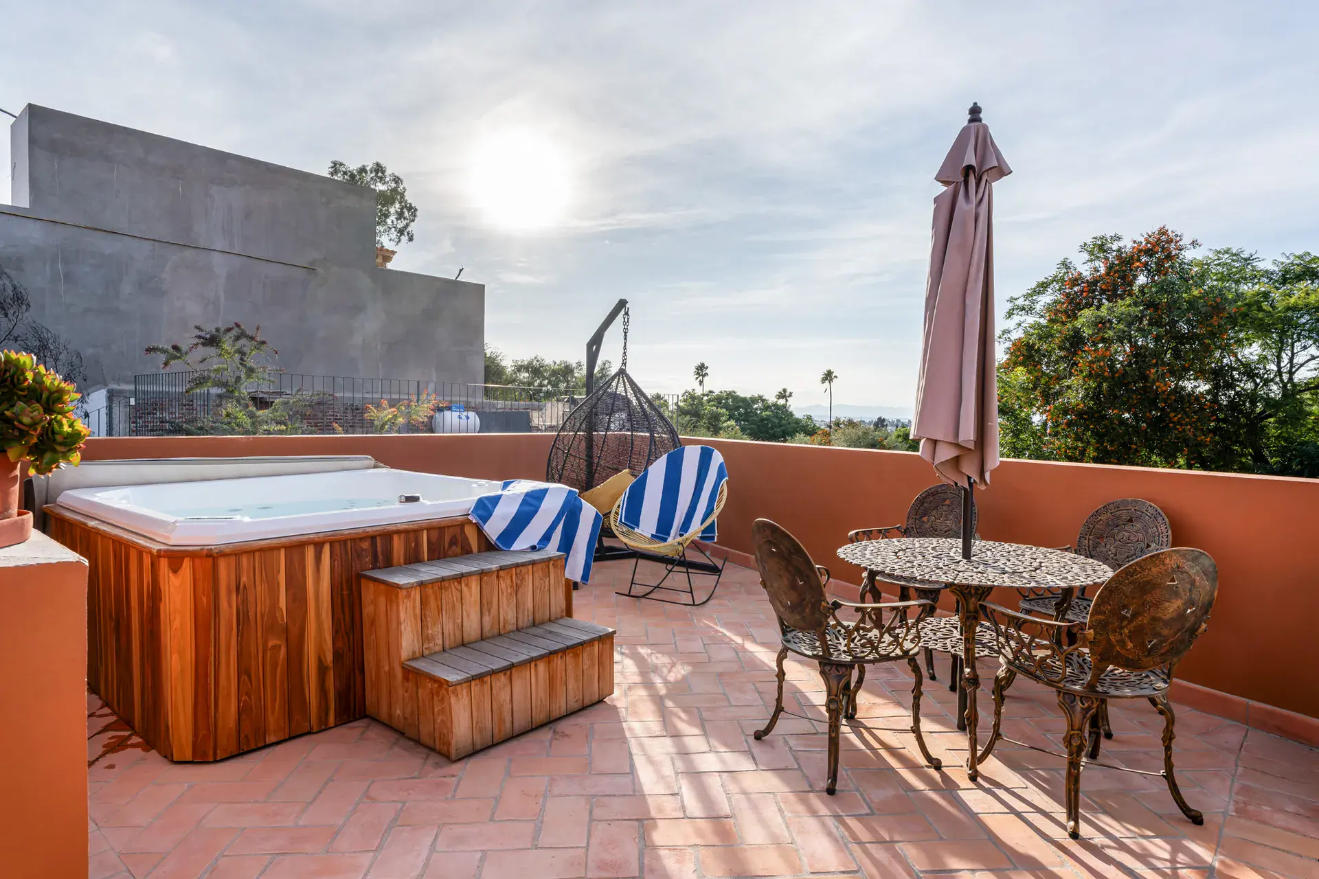 Villa Van Gogh, rooftop terrace with a hot tub and a bistro table, San Miguel de Allende
